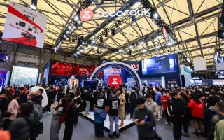 石头科技亮相AWE2026：发布全场景清洁旗舰矩阵与《2026家庭地面清洁标准白皮书》，加速迈向产业生态共建者